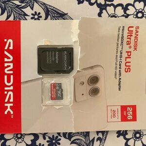 SanDisk Ultra PLUS microSDXC 256GB with Adapter - Red/Black